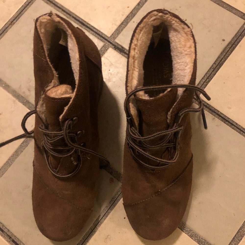 Toms Brown Lace Up Boots Suede Classic